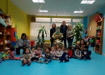 La ludoteca municipal recibe un paje real