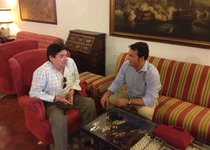 El alcalde de Peñíscola se reúne con el representante de los empresarios turísticos en el ecuador de la temporada