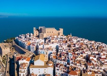 El Ayuntamiento de Peñíscola confeccionará un catálogo de empresas y servicios de la población y estudia la puesta en marcha de una APP para entregas a domicilio