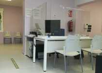 El Ayuntamiento de Peñíscola instala mamparas en los edificios municipales con atención al público