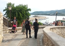 La Policía Local de Peñíscola, tras varias semanas de patrullas informativas para el uso de la mascarilla, impone las primeras sanciones