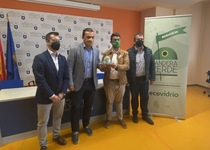 Peníscola recibe el galardón Iglú Verde por superar el reto de recogida selectiva de envases de vidrio durante la campaña Banderas Verdes