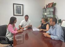 El Ayuntamiento de Peñíscola suscribe un convenio con la Associació de Comerciants para la promoción y dinamización del comercio en la localidad