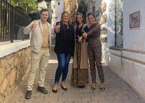 Las embajadoras de Peñíscola para Ferrero Rocher han viajado a Mojácar para llevarles la suerte de la victoria en esta edición