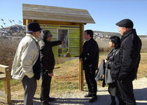 La marjal recibe la visita de los responsables de  Medioambiente de la provincia