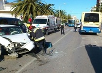 La Policía Local asiste en un siniestro en la avenida Catalunya