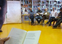 Juanjo Blasco presenta su poemario en la Biblioteca Municipal