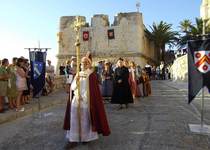 Tres desfiles históricos protagonizados por la curia pontificia recrearán la llegada del Papa Luna a Peñíscola