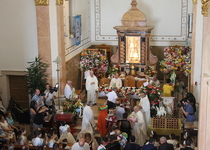 Peñíscola honra con flores a su Patrona